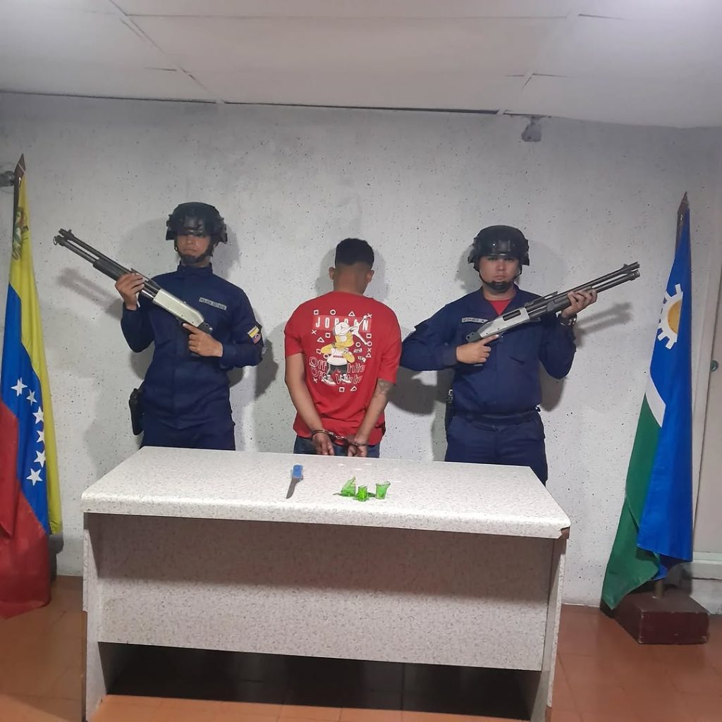 AGUA BLANCA detienen a hombre por golpear y amenazar a su madre