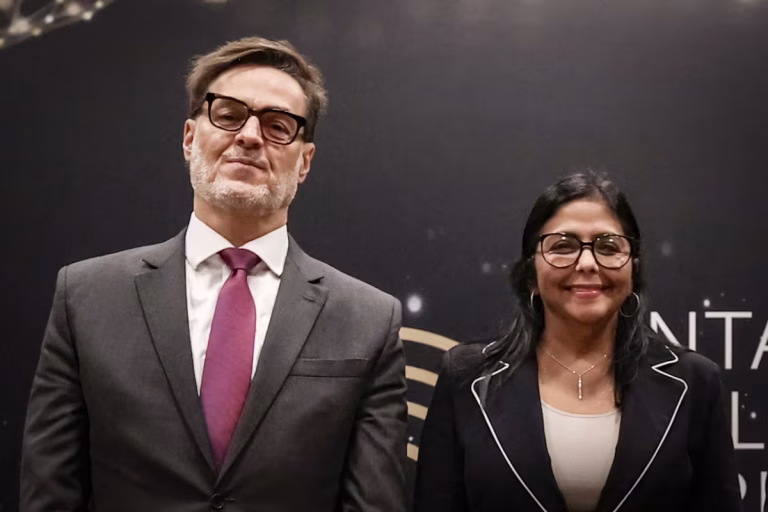 Venezuela envía esta semana a su representación diplomática a Estados Unidos en Washington