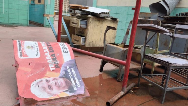 Escuela técnica Simón Bolívar de Acarigua en estado de abandono y deterioro