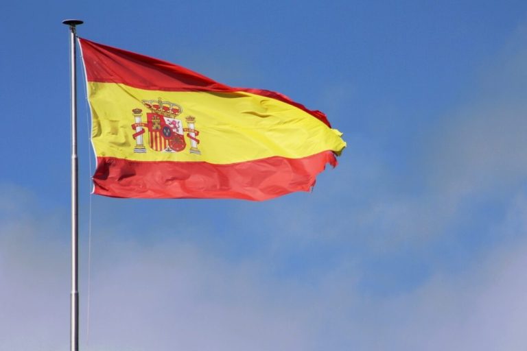 Profesionales venezolanos en España tras homologación de títulos universitarios en 2025