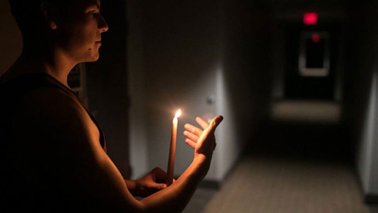 Locales comerciales cerrados en Acarigua-Araure durante apagón inesperado que afecta ventas y equipos eléctricos
