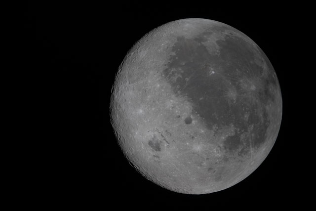 La NASA publica la primera foto de la cara oculta de la Luna captada por Artemis II