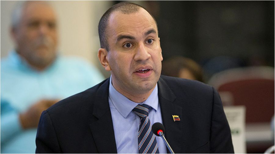 Larry Devoe juramentado como fiscal general de Venezuela en la Asamblea Nacional